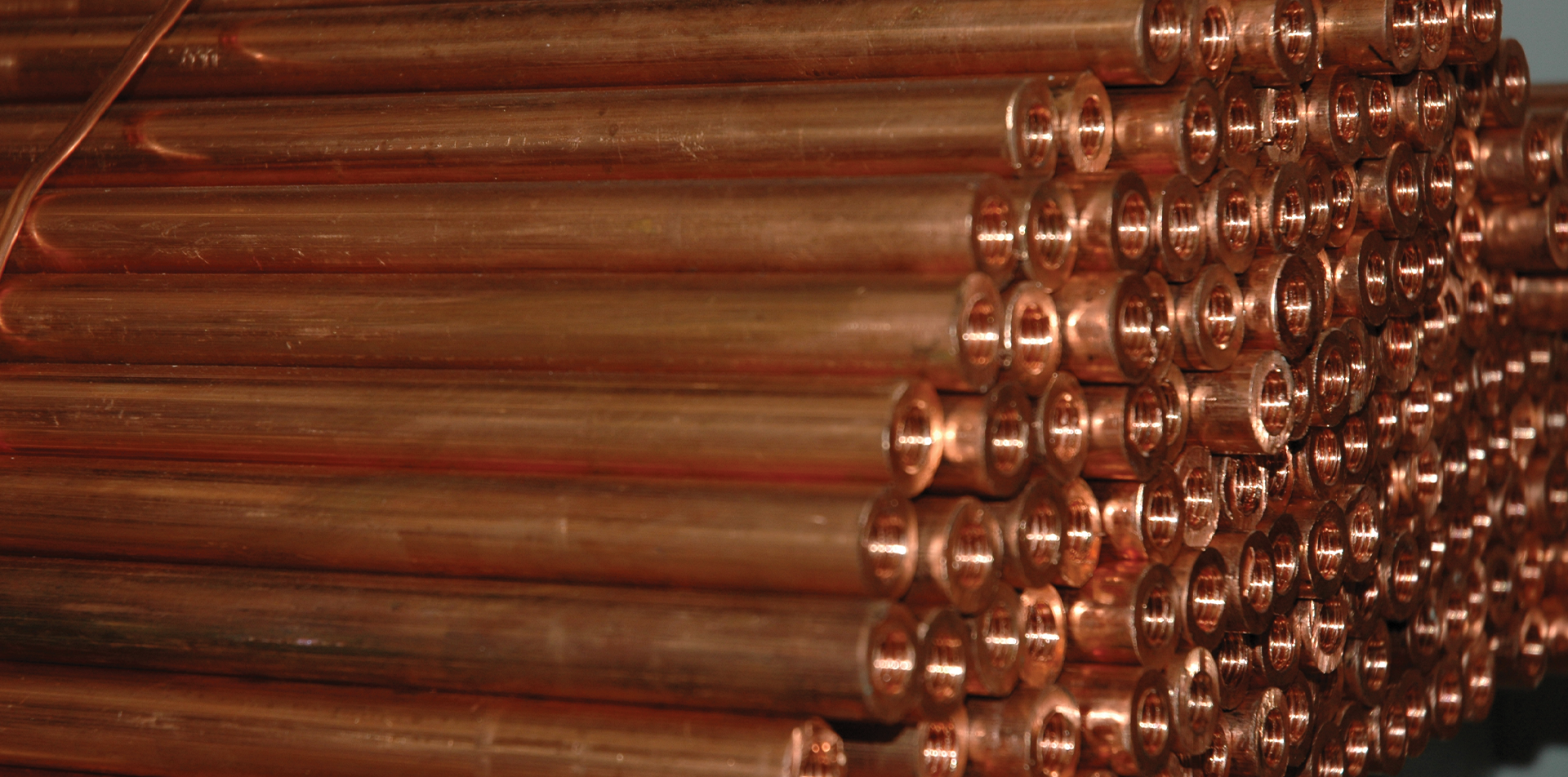 Enerjiyi Yönet, Riski Azalt: <span>Yıldırım ve Topraklama Çözümleri</span>